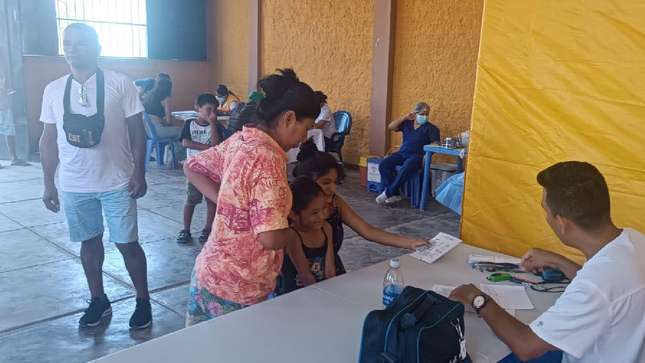campaña médica en el A.H. 15 de Marzo
