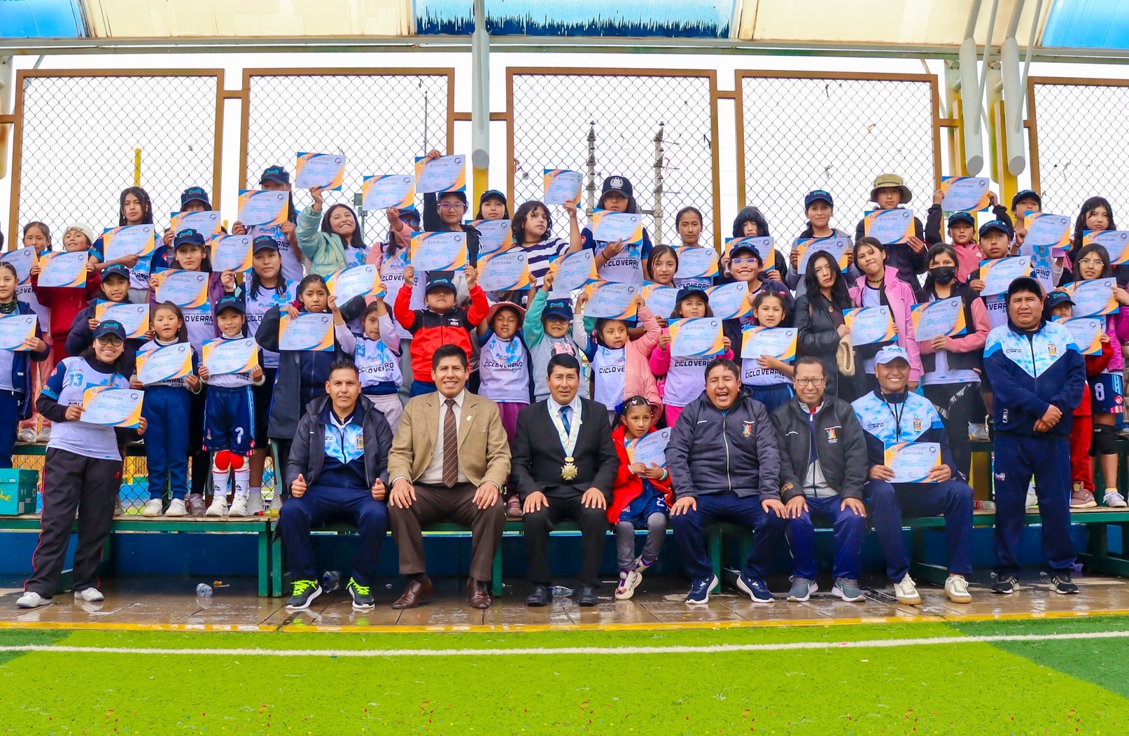 En medio de gran entusiasmo se dió la clausura de la Escuela Deportiva Municipal en futsal, basquet y voley