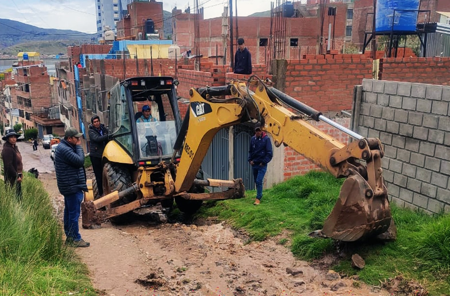 Se atiende emergencia por fuertes precipitaciones pluviales en el barrio San José