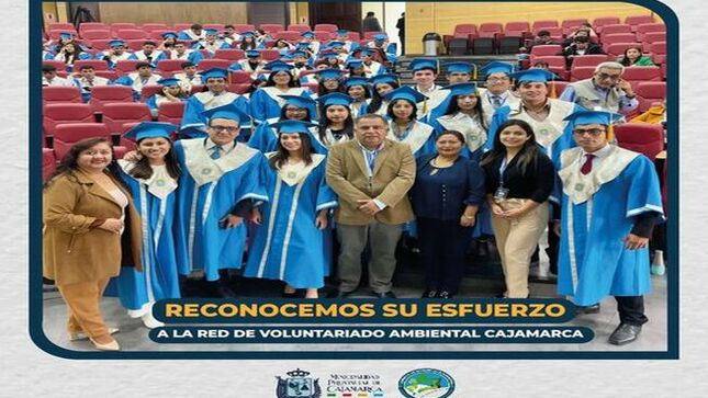 ✅Mas de 100 jóvenes de diferentes provincias de la región Cajamarca, se graduaron de la Universidad Nacional de Cajamarca, y parte de ellos forman la Red de Voluntariado Ambiental de Cajamarca.
👉La Municipalidad Provincial de Cajamarca, a través de la gerencia de Desarrollo Ambiental, felicita a más de 20 jóvenes que nos acompañaron en una serie de actividades en favor del cuidado del ambiente. 