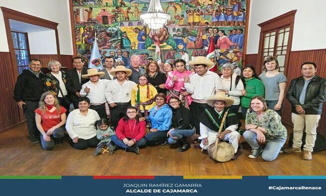 La Municipalidad Provincial de Cajamarca recibió a la delegación proveniente del municipio Treptow-Köpenick, Alemania, en el marco de convenio de Hermanamiento entre ambas ciudades. En esta visita, nuestros regidores Jorge Rojas y Eugenio Cruzado junto con el gerente de desarrollo social, Oscar Vásquez Alva intercambiaron experiencias en la prestación de servicios municipales hacia sus comunidades.