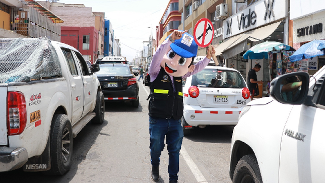 Sensibilizan a conductores para respetar señales de tránsito