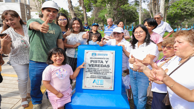 Vecinos  manifestaron su gratitud al alcalde de Ate por priorizar la obra