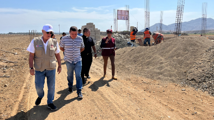 Cancillería Trujillo coloca primera piedra de sala multipropósito para familias damnificadas por las lluvias en Tahuantinsuyo, Chepén