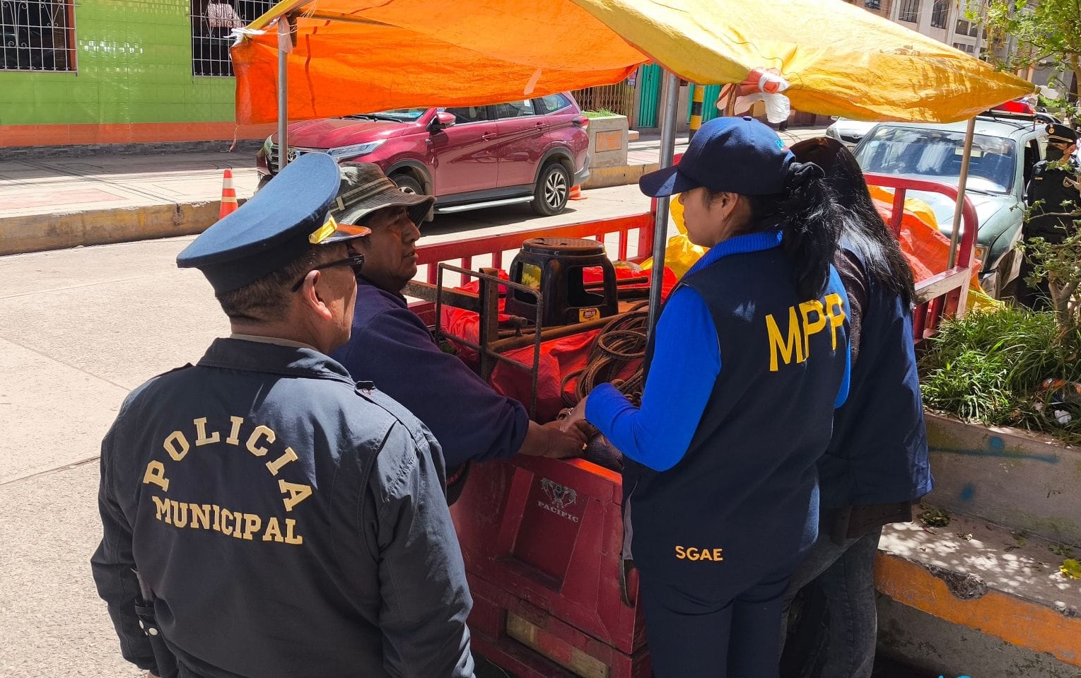 Municipalidad de Puno refuerza el control y orden en el comercio ambulat