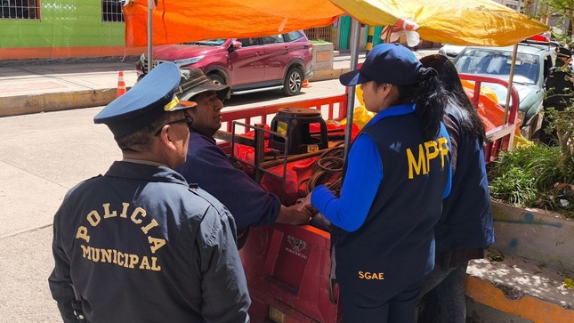 Municipalidad de Puno refuerza el control y orden en el comercio ambulat
