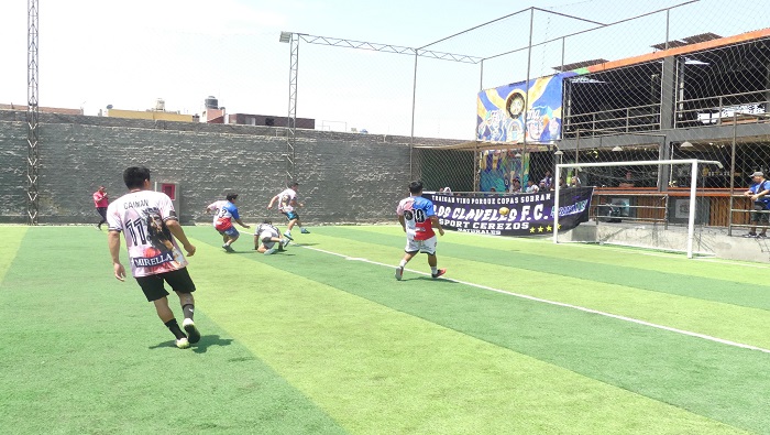 La Huaquilla se corona Campe贸n del Interbarrios 2024
