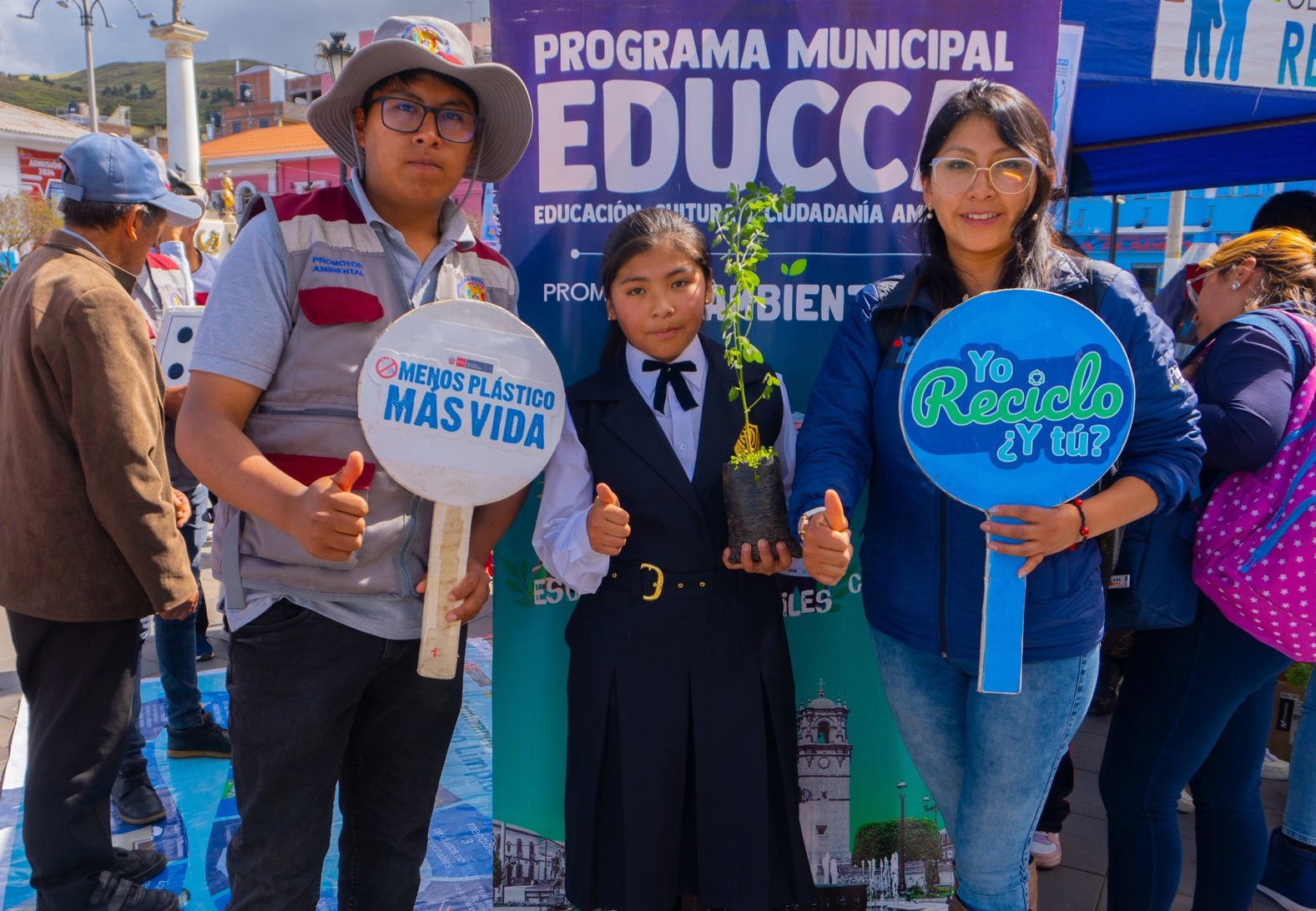¡Menos plástico, más vida! Campaña se realiza con éxito para concientizar el consumo responsable