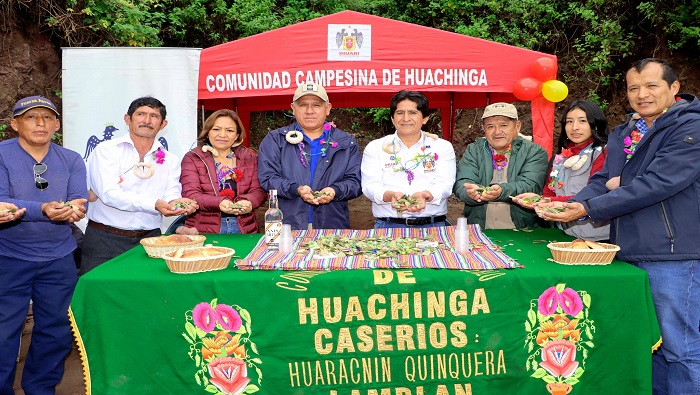 Alcalde Fernando C谩rdenas apadrina obra en Huachinga - Ihuar铆