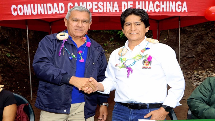 Alcalde Fernando C谩rdenas apadrina obra en Huachinga - Ihuar铆