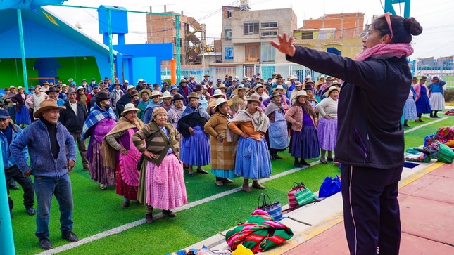 400 adultos mayores de Puno, iniciaron talleres integrales dirigido por el CIAM