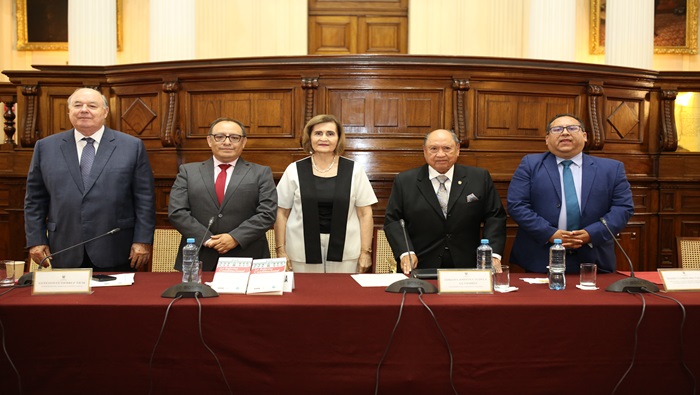 Fue presentada la obra “La reforma constitucional” escrita por el magistrado del TC Gustavo Gutiérrez