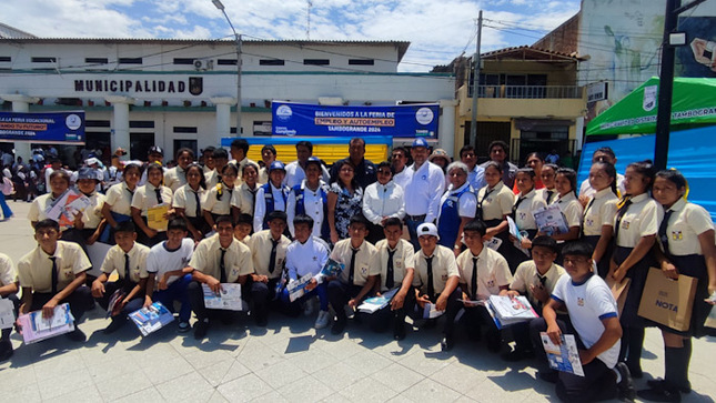 Más de 1,500 estudiantes participaron en  la feria de orientación vocacional en Tambogrande