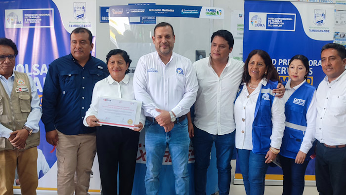 Más de 1,500 estudiantes participaron en  la feria de orientación vocacional en Tambogrande