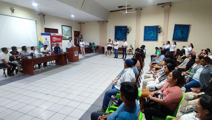 Más de 1,500 estudiantes participaron en  la feria de orientación vocacional en Tambogrande