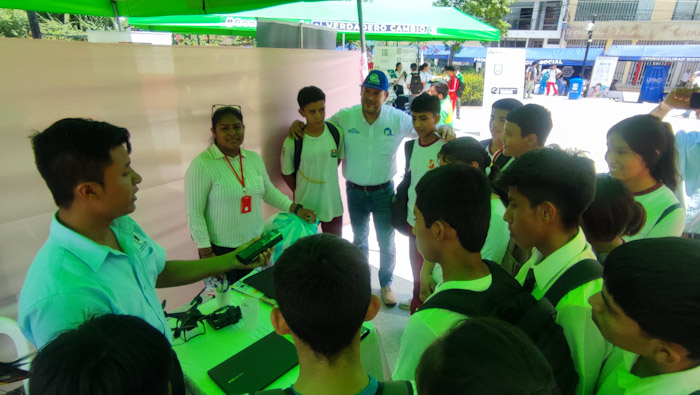 Más de 1,500 estudiantes participaron en  la feria de orientación vocacional en Tambogrande