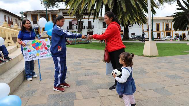 participó de actividad de sensibilización en nuestra Plaza Mayor