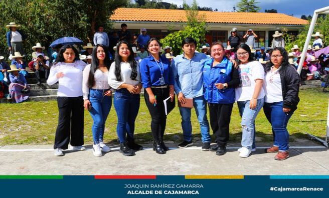 ✅El día de hoy, la población del Caserío Plan Manzanas, en Huambocancha baja, se reunió para la socialización del Manejo de Disposición de Excretas, actividad dirigida por la Municipalidad Provincial de Cajamarca y la gerencia de Desarrollo Ambiental.
🗣Esta actividad contó con la presencia de todo el equipo profesional de la subgerencia de Saneamiento Básico quienes trabajarán en beneficio de más de 100 familias. En ese sentido, se determinará las viviendas del caserío que cuenten con sistemas de disposición sanitaria de excretas y/o alcantarillado que reciben limpieza, para proporcionar a los hogares rurales el servicio de disposición sanitaria de excretas en condiciones adecuadas, con el fin de reducir la prevalencia de enfermedades infecciosas.