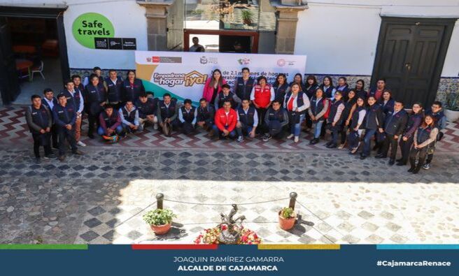 ✅Con el objetivo de identificar y asistir a hogares en situación de vulnerabilidad económica en el ámbito urbano, se ha puesto en marcha el Plan de Empadronamiento Masivo por Barrido Focalizado en Cajamarca. Esta iniciativa, liderada por el gobierno local en colaboración con el Sistema de Focalización de Hogares (SISFOH), tiene como propósito principal reducir las brechas censales y garantizar que los hogares más necesitados puedan acceder a los programas sociales brindados por el estado.
💪El empadronamiento masivo implica la realización de visitas domiciliarias casa por casa, donde se recopilará información socioeconómica detallada de los hogares. Esta información será fundamental para determinar qué familias cumplen con los requisitos establecidos por el SISFOH y, por lo tanto, son elegibles para recibir beneficios de programas sociales como Juntos, Pensión 65, Programa Contigo, entre otros.
🗣"Este esfuerzo conjunto busca asegurar que ninguna familia en situación de vulnerabilidad económica quede excluida de los programas de asistencia social que ofrece el estado", expresó el regidor Roquelin Gómez
✍El Plan de Empadronamiento Masivo por Barrido Focalizado representa un compromiso continuo de la Municipalidad Provincial de Cajamarca con el bienestar de los cajamarquinos. A través de esta acción, se espera no solo identificar a aquellos que requieren ayuda, sino también proporcionarles el apoyo necesario para salir adelante.