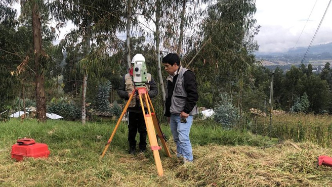 Se realizaron los estudios topográficos para la concretización del polideportivo en Machacuay