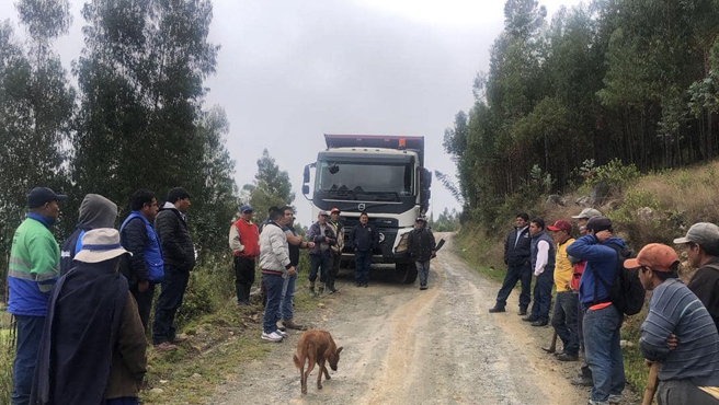 Venimos realizando el mejoramiento y bacheado de 2 ½ km