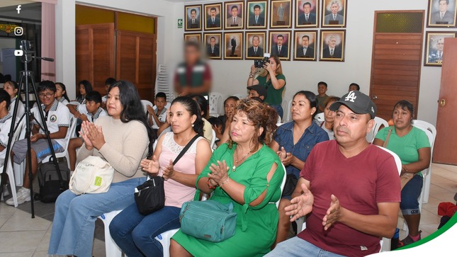 Reconocimiento a la Junta Directiva del Club de Ajedrez "Todos Somos Mala"