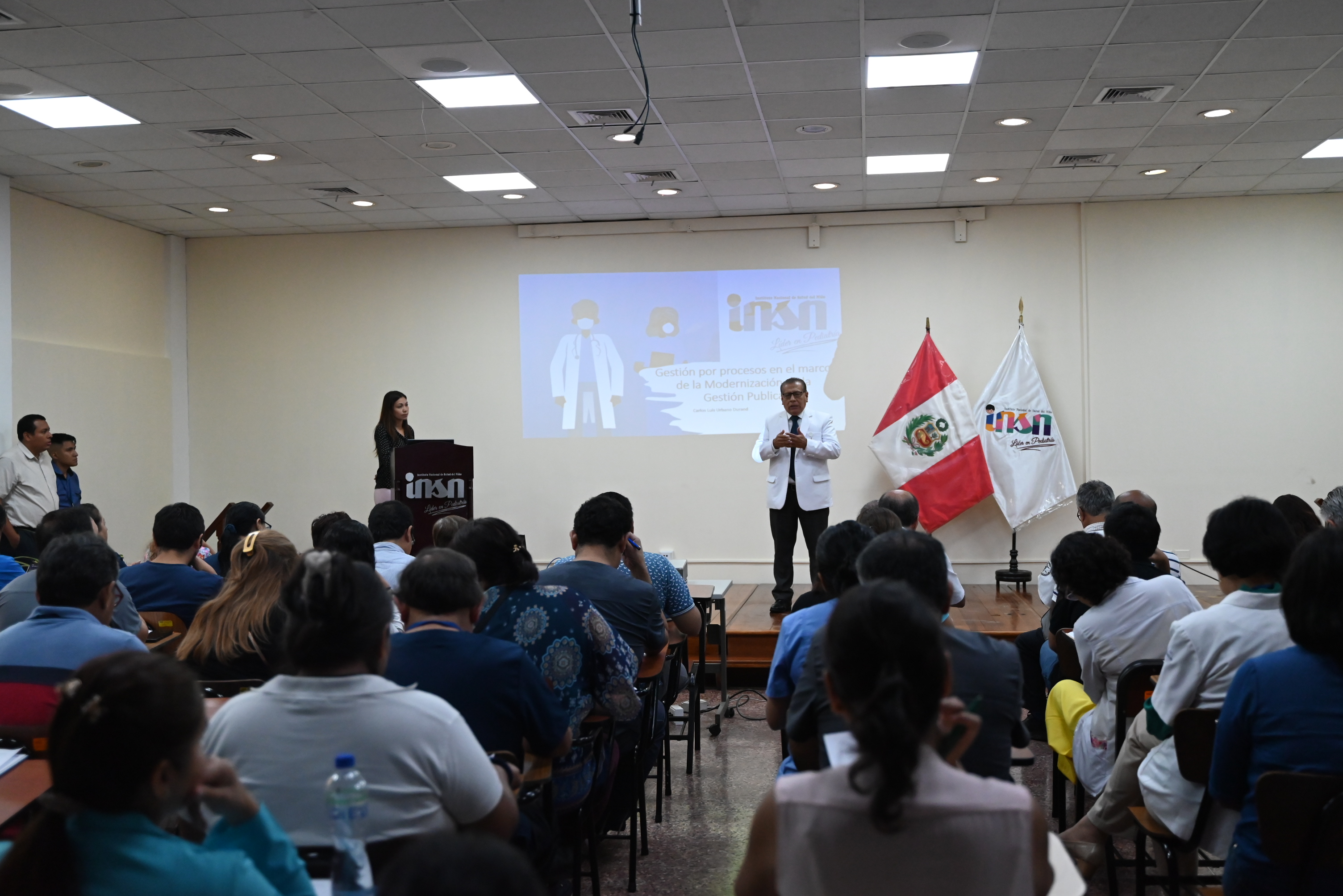 Director general del Instituto Nacional de Salud del Niño (INSN), Dr. Carlos Urbano Durand, participó de taller que capacitó a servidores públicos