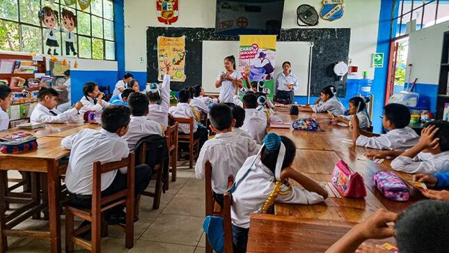 Minsa prosigue con la campaña de prevención del dengue para escolares y maestros en instituciones de Junín