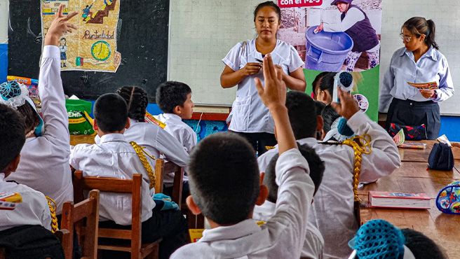 Minsa prosigue con la campaña de prevención del dengue para escolares y maestros en instituciones de Junín