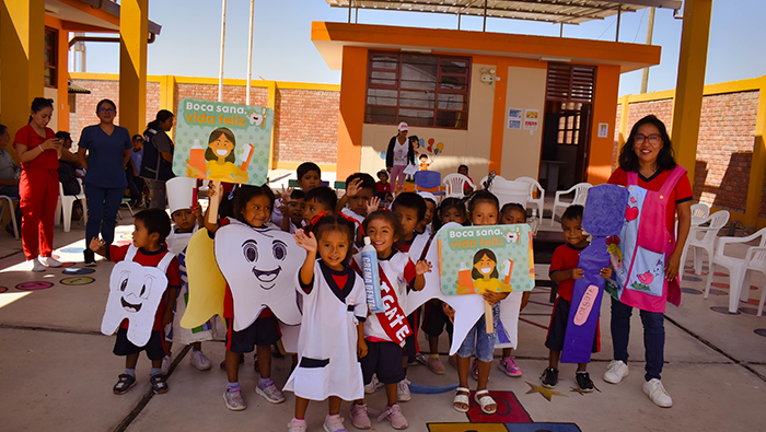 Davis Ernesto Farfán Alama, cirujano dentista del E.S. I-2 Almirante Grau expresó la importancia de continuar con actividades preventivas y promocionales para que los niños adquieran desde temprana edad hábitos saludables de cuidado bucal.