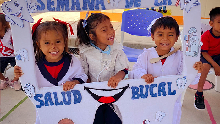 Davis Ernesto Farfán Alama, cirujano dentista del E.S. I-2 Almirante Grau expresó la importancia de continuar con actividades preventivas y promocionales para que los niños adquieran desde temprana edad hábitos saludables de cuidado bucal.