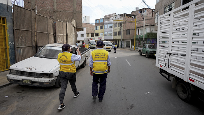 En una acción conjunta entre la Municipalidad de Surquillo y MML, se levantaron 17 actas a conductores de camiones.