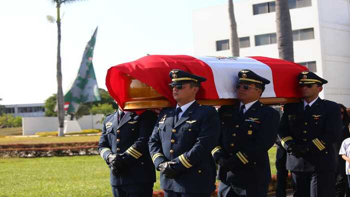 Altas autoridades rinden homenaje póstumo al Mayor FAP Ramiro Rondón Medina