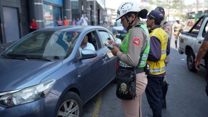 Surquillo y PNP unen fuerzas por un transporte ordenado.