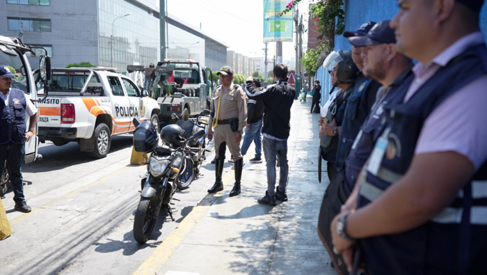 Surquillo y PNP unen fuerzas por un transporte ordenado.