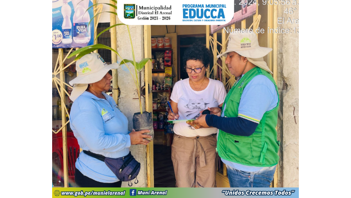 Foto de la entrega de plantas ornamentales