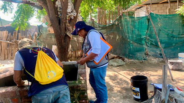 Campaña de lavado y escobillado de recipientes en sol sol