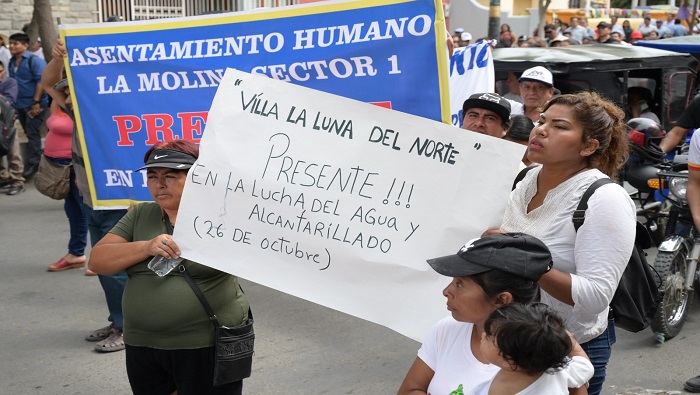 Agua y desagüe para el pueblo