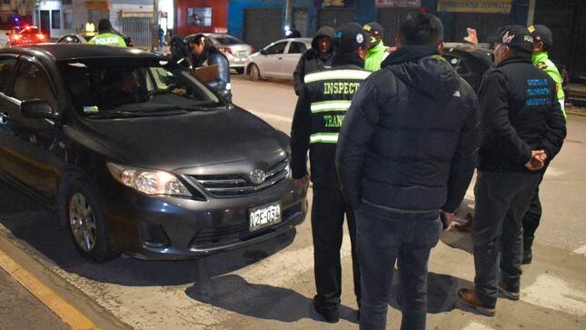 Internan 25 vehículos en operativo innopinado nocturno