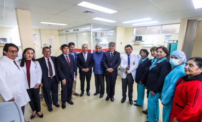 Equipo asistencial del hospital Regional del Cusco.