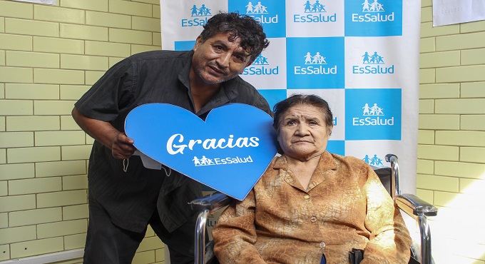 EsSalud: Abuelitas octogenarias recuperan la visión gracias a trasplantes de córneas