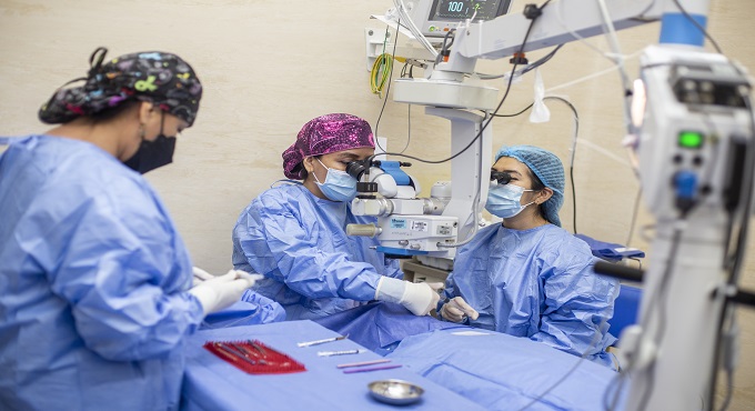 EsSalud: Abuelitas octogenarias recuperan la visión gracias a trasplantes de córneas