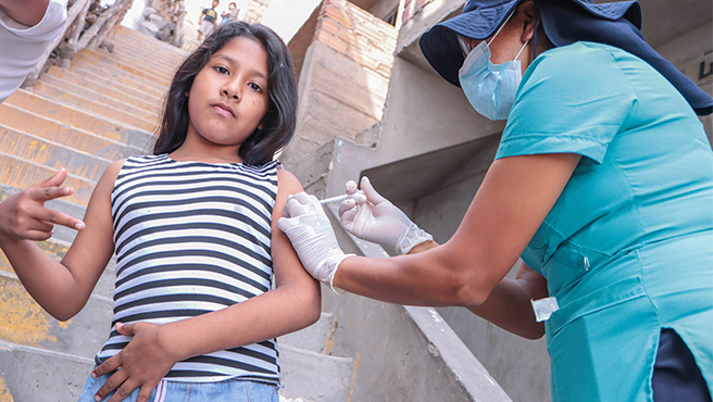 FOTO 3 Más de mil dosis de vacunas aplicadas en 2 días de campaña en La Victoria