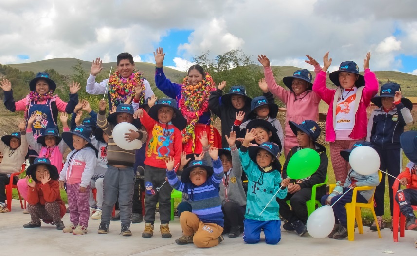 Niños y niñas de I.E.I N° 1214 reciben dotación de mobiliario y participan en exposición de loncheras saludables en Puno