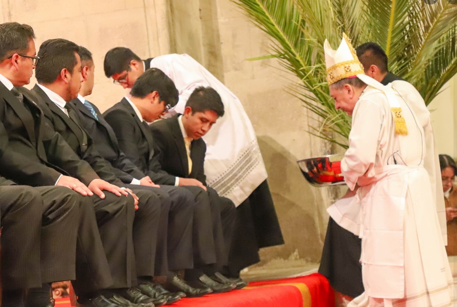 Comunidad católica de Puno se unió a la misa de la cena del señor y adoración del santísimo