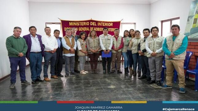 📌La Municipalidad Provincial de Cajamarca (MPC) llevó a cabo una importante capacitación dirigida a los subprefectos distritales de la provincia, con el objetivo de informar y desmentir los mitos en torno a la Planta de Tratamiento de Aguas Residuales (PTAR) Cajamarca.
✅En un esfuerzo por ofrecer claridad sobre el funcionamiento de la PTAR, se destacó que esta infraestructura NO es una  "poza de oxidación", sino un sistema integral de alta tecnología para el tratamiento adecuado de aguas residuales, con beneficios significativos para la salud pública y el medio ambiente.
La capacitación contó con la participación activa de los subprefectos distritales, quienes demostraron un compromiso invaluable hacia el conocimiento y la difusión precisa de esta importante iniciativa. Asimismo, se contó con la presencia de los regidores Jorge Rojas, Segundo Castañeda y Eugenio Cruzado, quienes respaldaron este esfuerzo conjunto por promover el bienestar de nuestra comunidad.