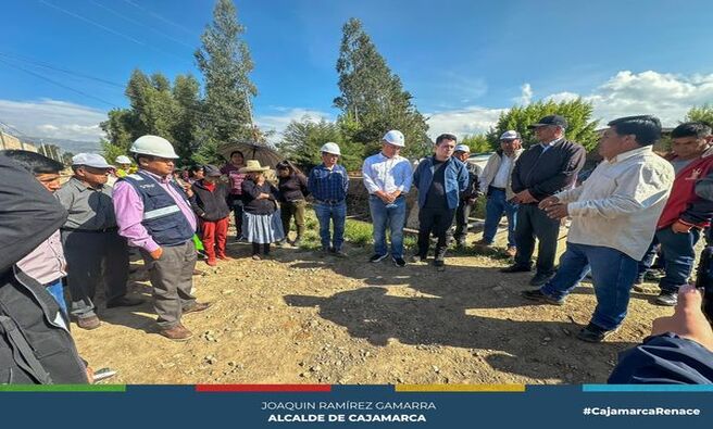 Alcalde provincial, Joaquin Ramírez Gamarra supervisa el avance de la obra de agua y saneamiento en la zona de Alzamora Miranda sector Las Torrecitas, obra que beneficiará a más de 600 familias 💧🚰