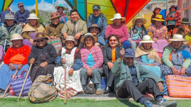 Adultos mayores de Puno encuentran bienestar en el taller de Tai Chi