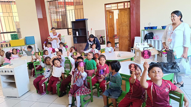 DEMUNA promueve prevención de violencia intrafamiliar en celebración del día del niño peruano