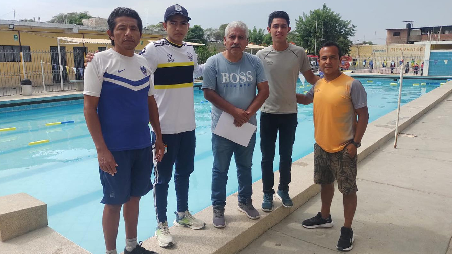 Natación denominado "Los Nadadores Del Chira"